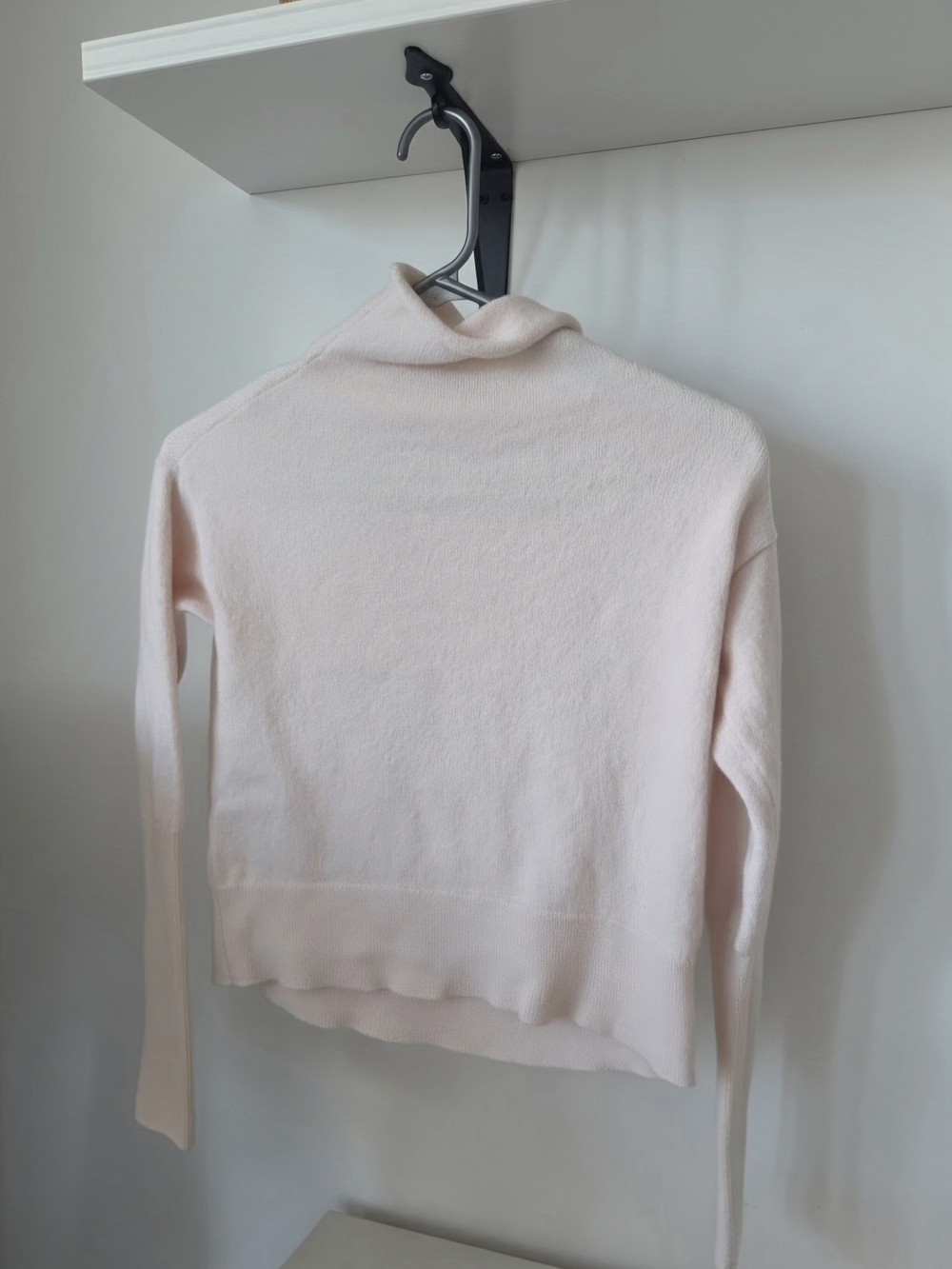 Wilfred 100% Merino Wool Soft Turtleneck Sweater - Pale Pink